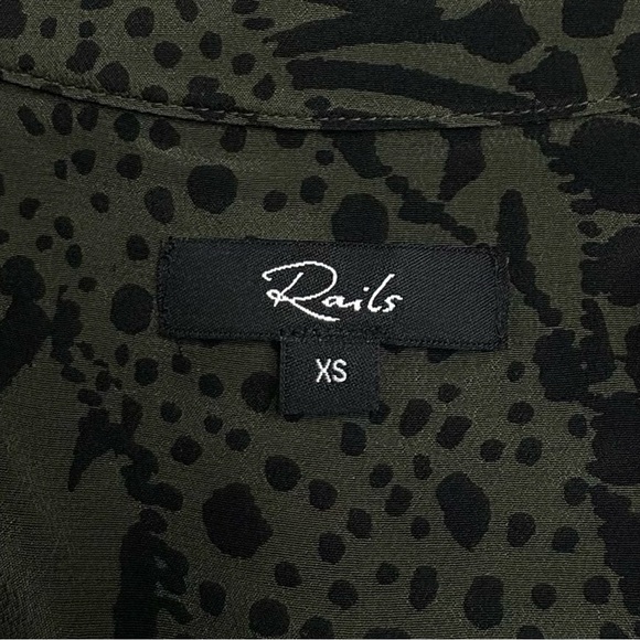 Rails Silk Kate Olive Mixed Animal Stripe Shirt. Zebra Giraffe Tiger Cheetah XS - Picture 3 of 12